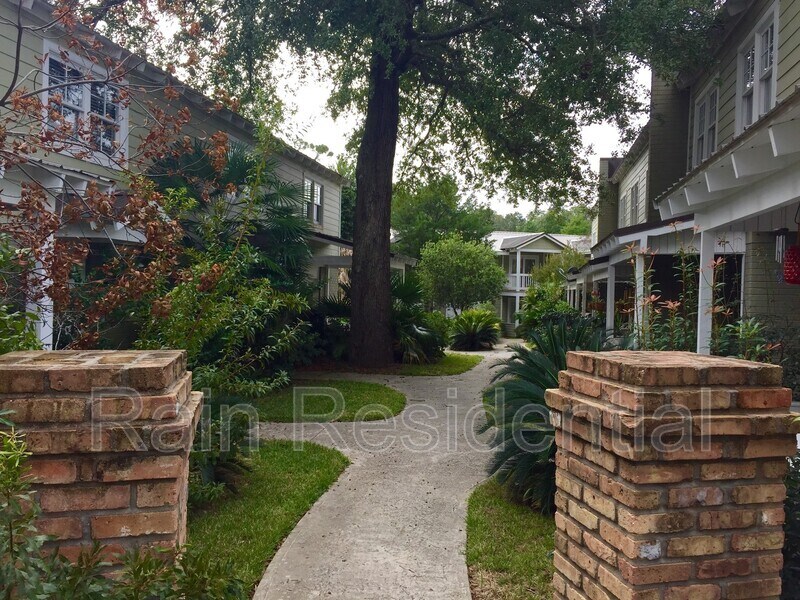 808 Desoto St Unit Apt 6, Ocean Springs, MS 39564 Condo for Rent in