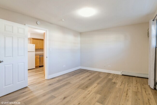 Building Photo - 1105 Holiday Ln