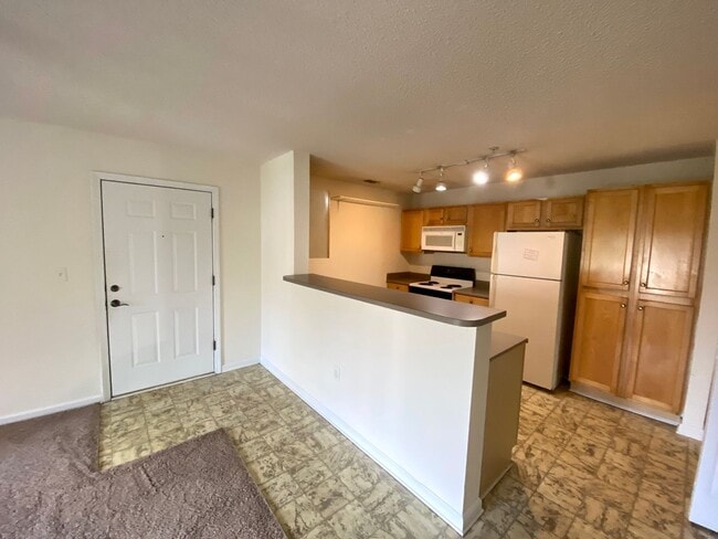 Building Photo - 3 Bedroom Condo at Hart's Cove!