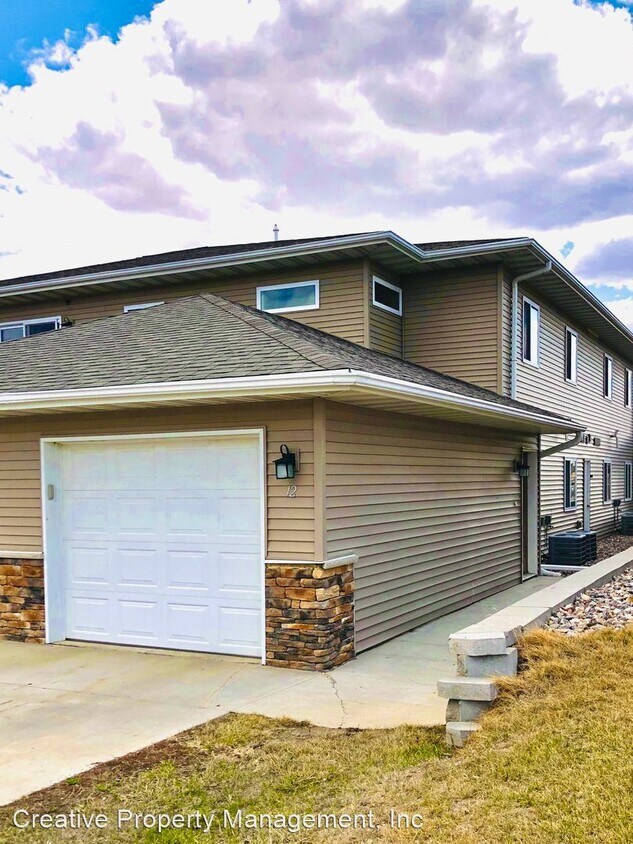 Primary Photo - 2 br, 2 bath House - 15 43rd Ave SW #12