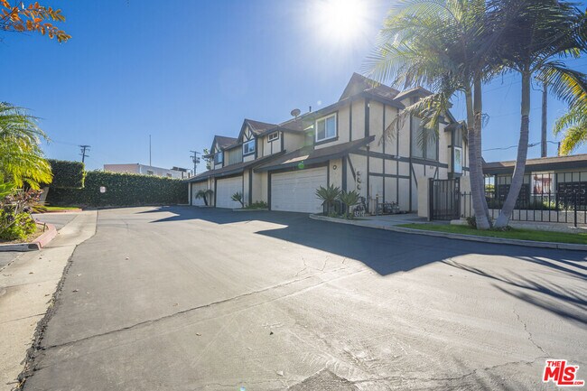 Foto del edificio - 13321 Meyer Rd