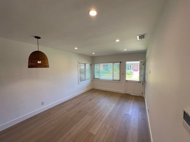 Building Photo - 1502 Clay St