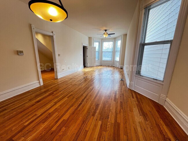Building Photo - 3340 N Clifton Ave