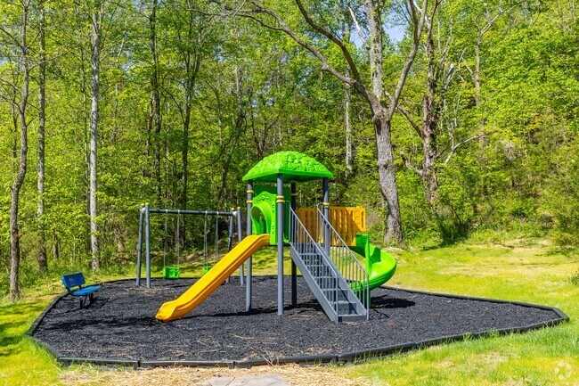 Área de juegos para niños - Stanley Village Townhomes