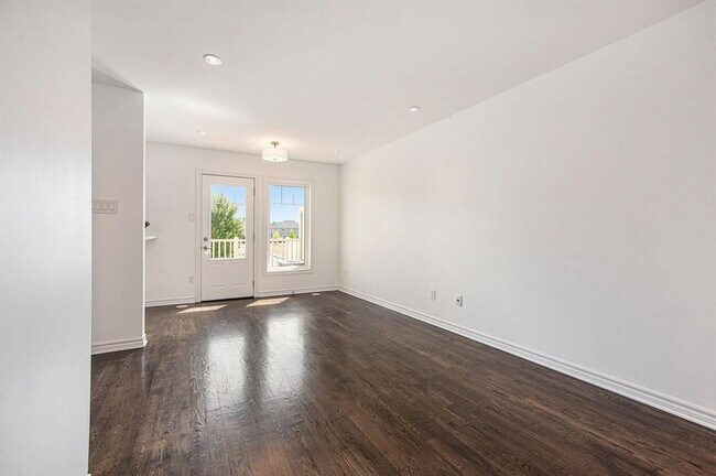 Building Photo - 2427 Nutgrove Av