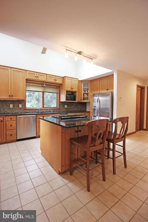 Foto del edificio - 6872 Melrose Dr