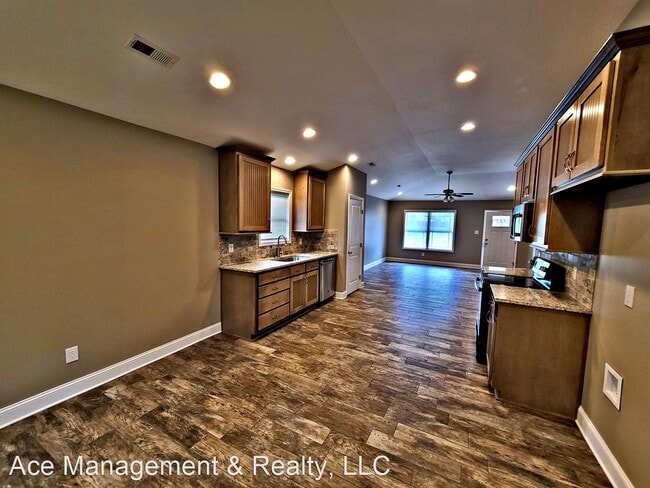 Building Photo - 3 br, 2 bath House - 914 Cooper Lane
