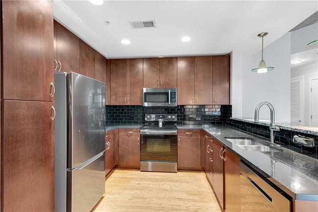 Foto del edificio - 860 Peachtree St NE