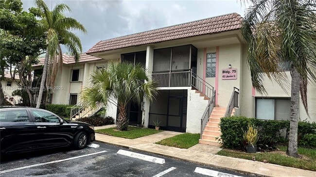Building Photo - 413 Lakeview Dr