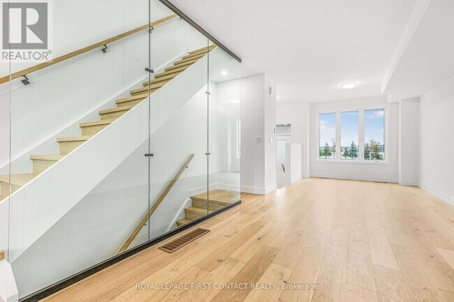 Building Photo - 4 Alderwood Ln