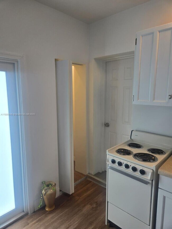 Foto del edificio - 445 NW 125th St