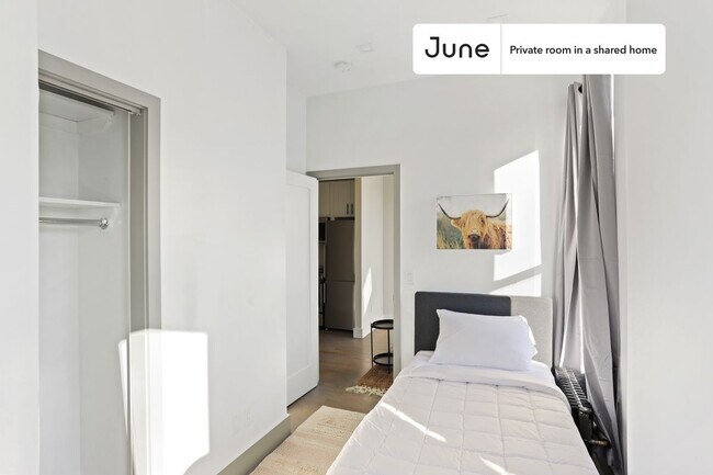 Foto del edificio - Room in Shared 3 bed/1 bath home