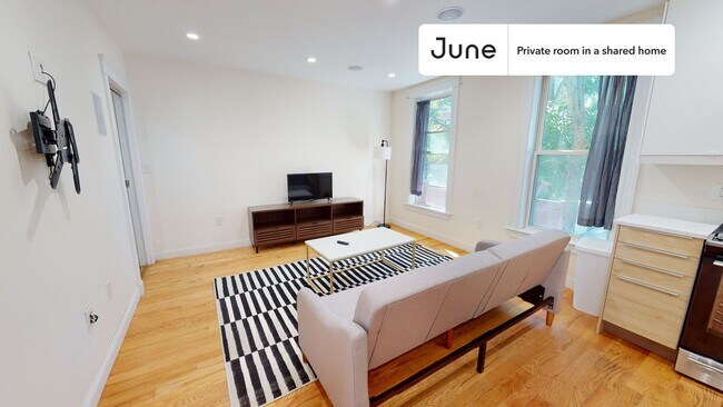 Building Photo - Private bedroom in 6 bed/2 bath Home