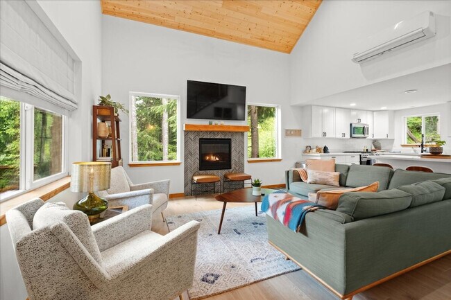 Building Photo - 164 Paradise Dr