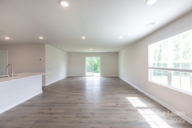 Building Photo - 10350 Chatham Run Ln