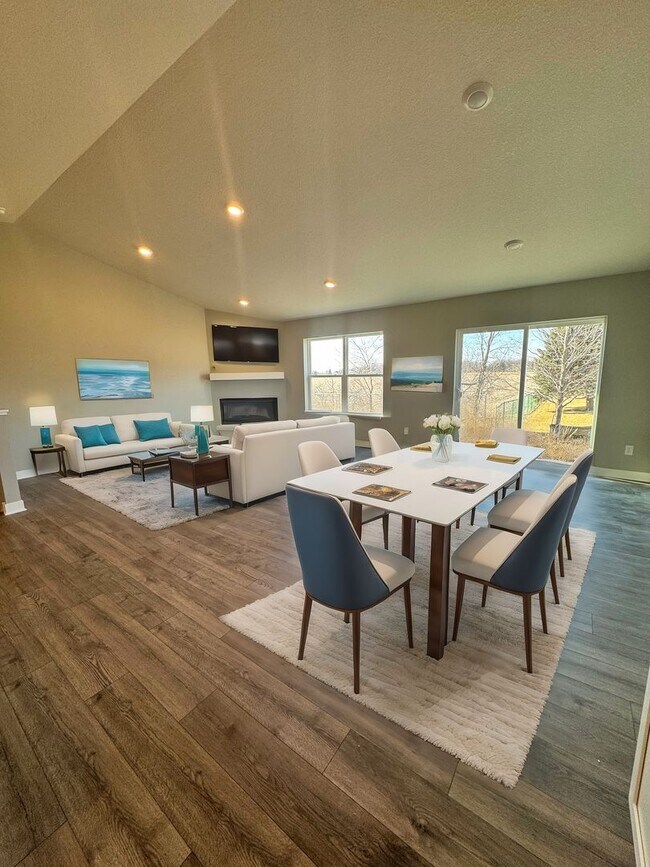 Foto del edificio - Brand-New 4-Bedroom Home with Flex Room, 3...