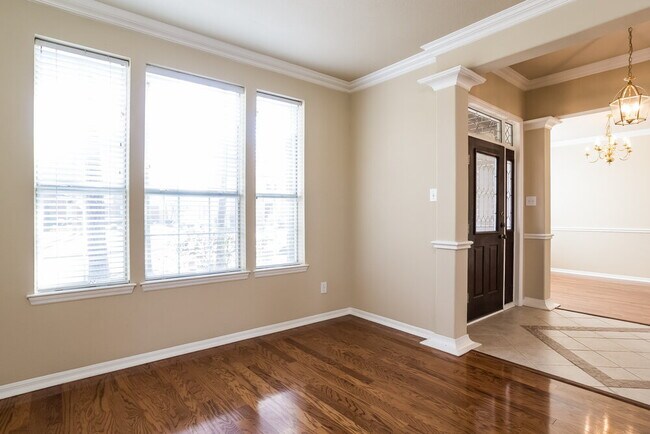 Foto del edificio - 3931 Echo Mountain Dr