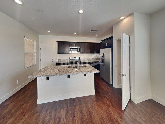 Foto del edificio - 6594 Grumio Ct