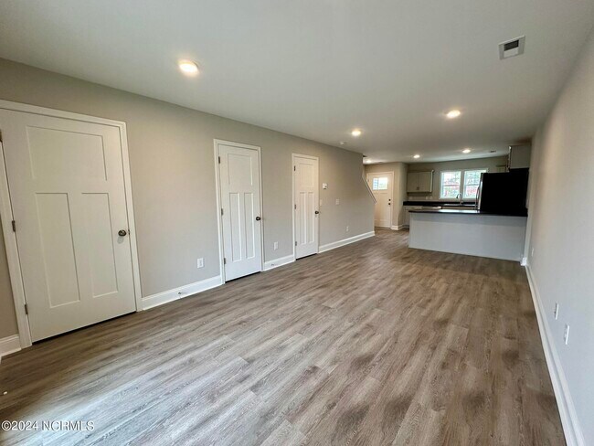 Foto del edificio - 132 Smallwood Rd
