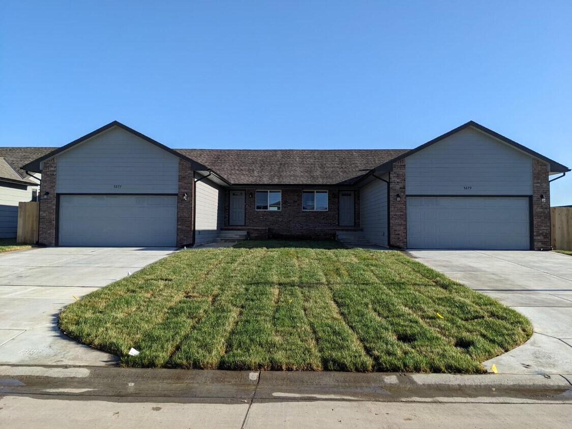 Foto principal - 5277 N Toben Ct