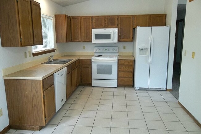 Building Photo - 2806 Virginia Dale Dr