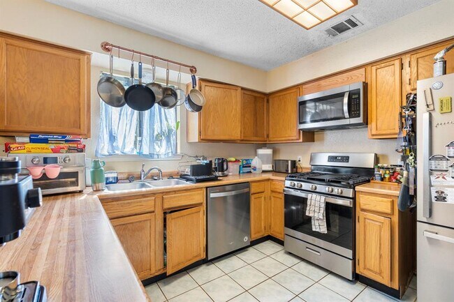 Foto del edificio - 2656 Piping Rock Trail