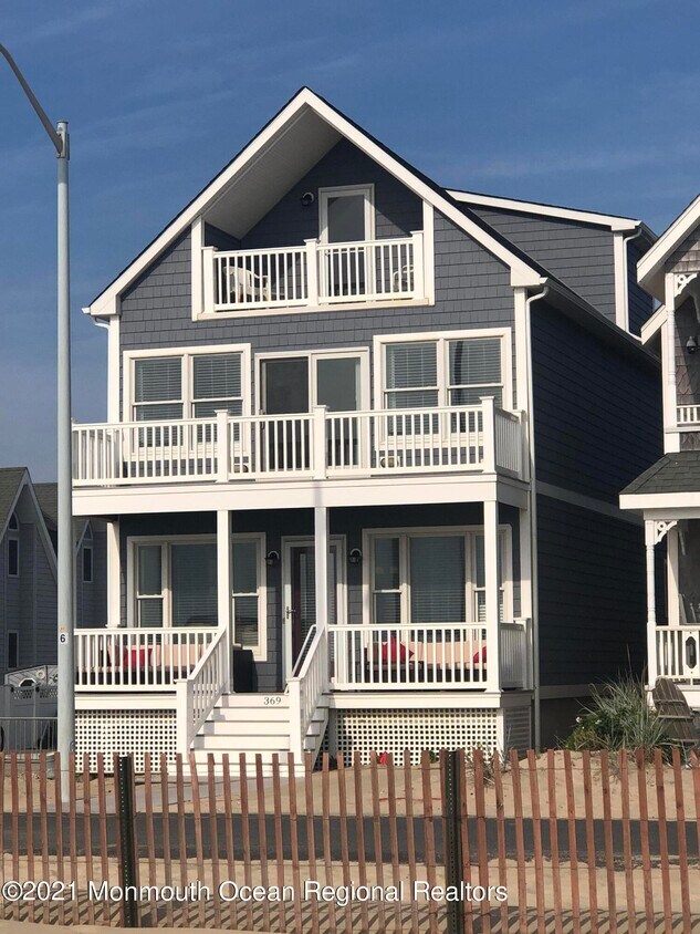 Primary Photo - 369 Beach Front