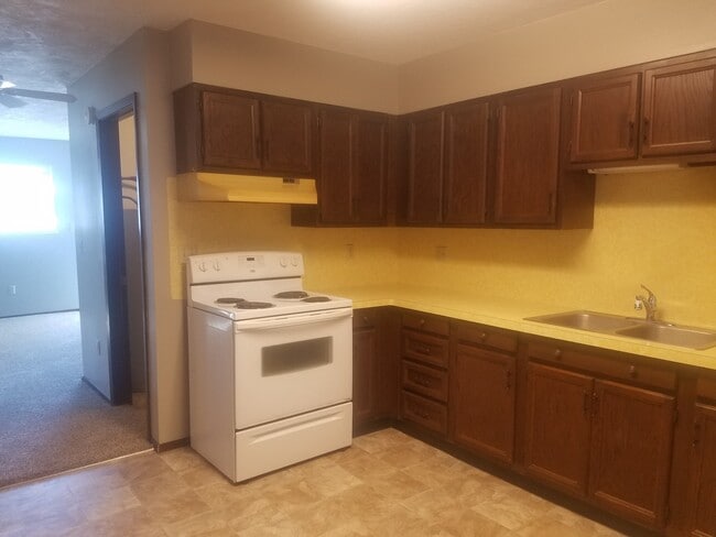 Building Photo - 2 bedroom 1 bath condo in Park Place.