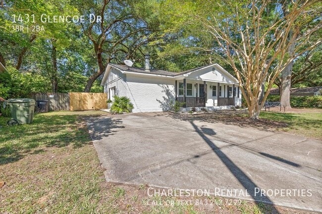 Building Photo - 1431 Glencoe Dr