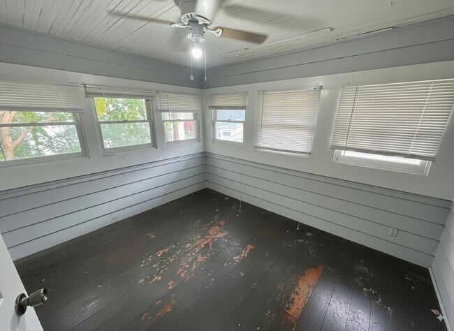 Foto del edificio - 2407 E 16th St