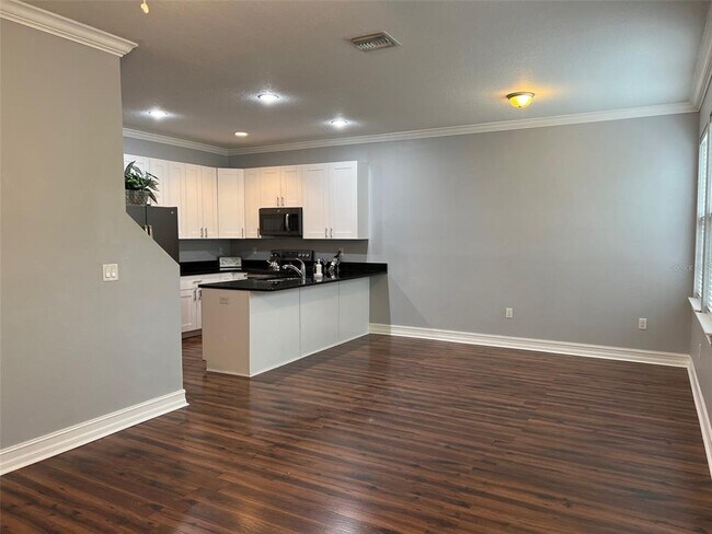 Foto del edificio - 6921 Interbay Blvd