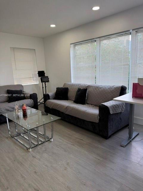 Foto del edificio - 821 NE 6th St