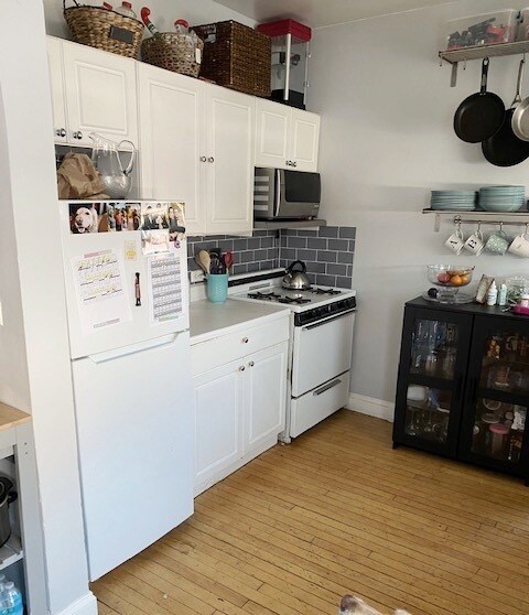 Building Photo - 918 Green Bay Rd