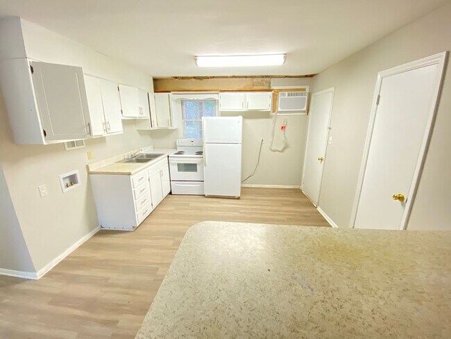Building Photo - 2bed/1ba Apt off S Main Kannapolis close t...