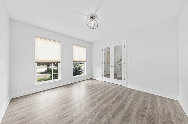 Foto del edificio - 1068 Selma Ln