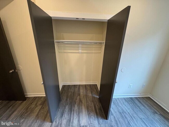 Foto del edificio - 5426 Chancellor St