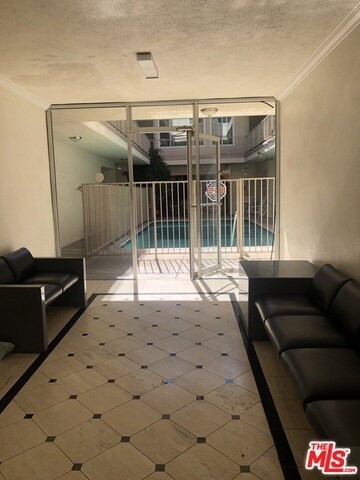 Foto del edificio - 739 N Croft Ave