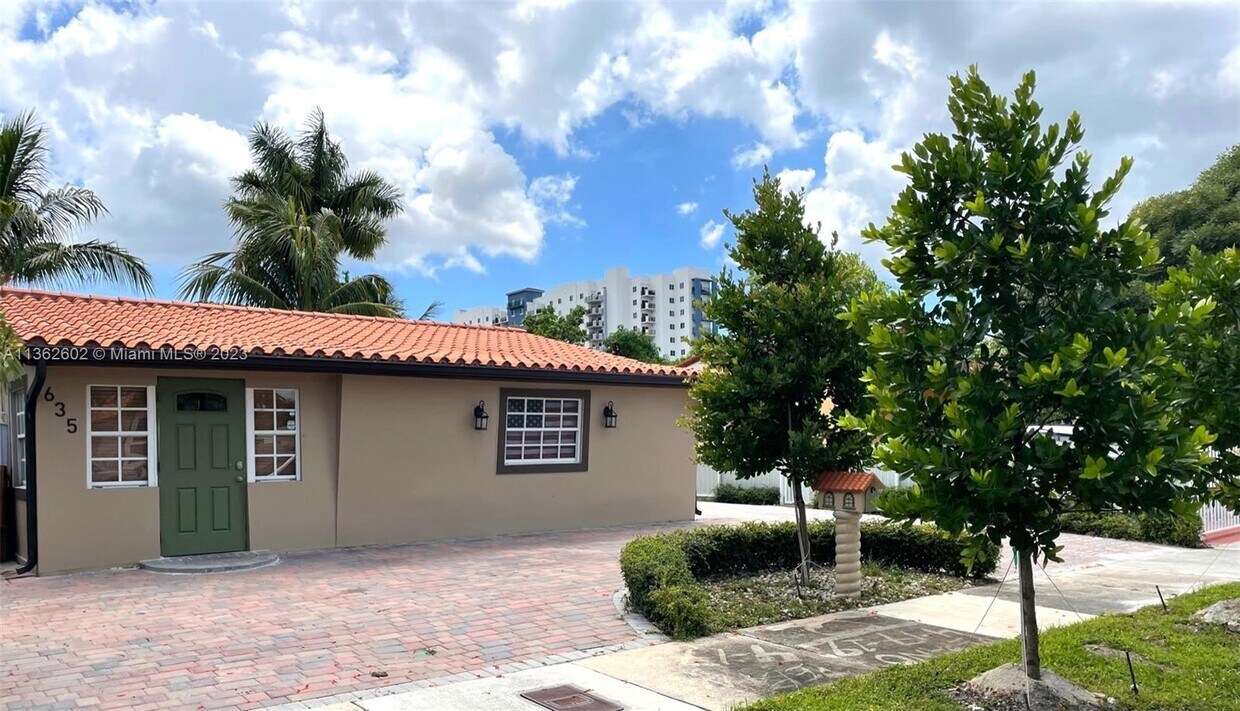635 SW 64th Ct, Miami, FL 33144 House Rental in Miami, FL