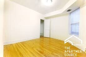 Building Photo - 5207 W Belmont Ave