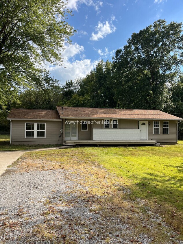 Primary Photo - 777 Haney Rd