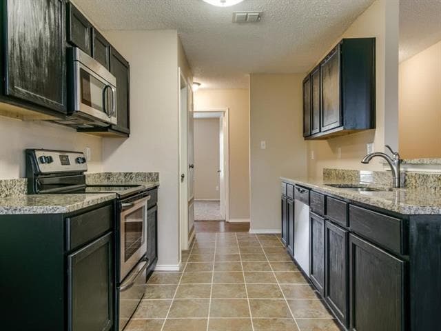 Building Photo - 1419 Leeward Ln