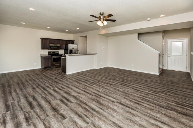 Building Photo - 808 SE Crossings Ln