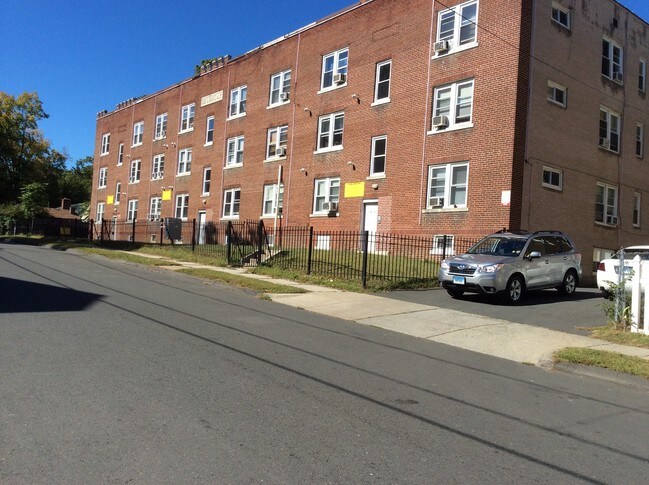 Building Photo - 12-20 Rockville St