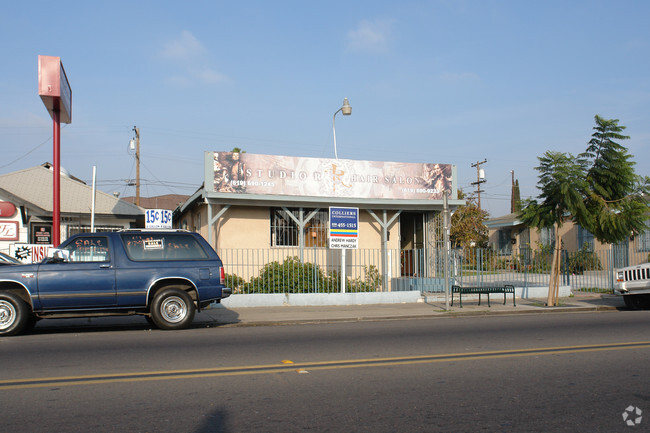 Foto del edificio - 155-159 W San Ysidro Blvd