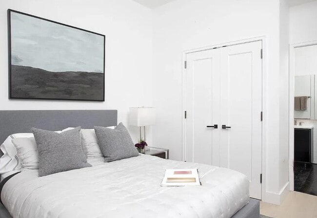 Building Photo - 301 W 118th St