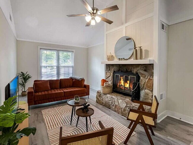 Foto del edificio - 1224 Crawford Way