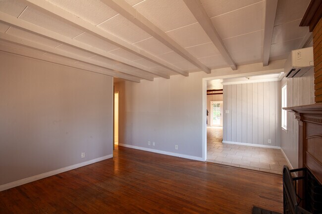 Foto del edificio - 723 N Orange Ave