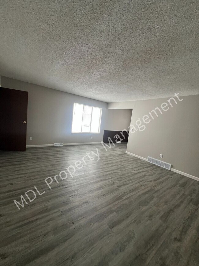 Foto del edificio - Thomas White Apartments*