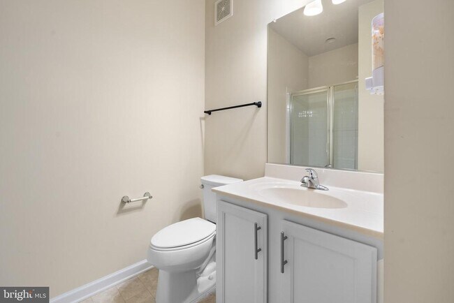 Foto del edificio - 829 Jarrett Ln