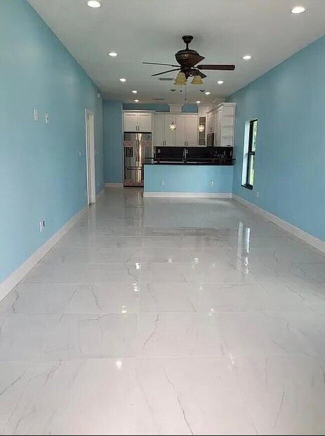 Building Photo - 409 Broward Ave